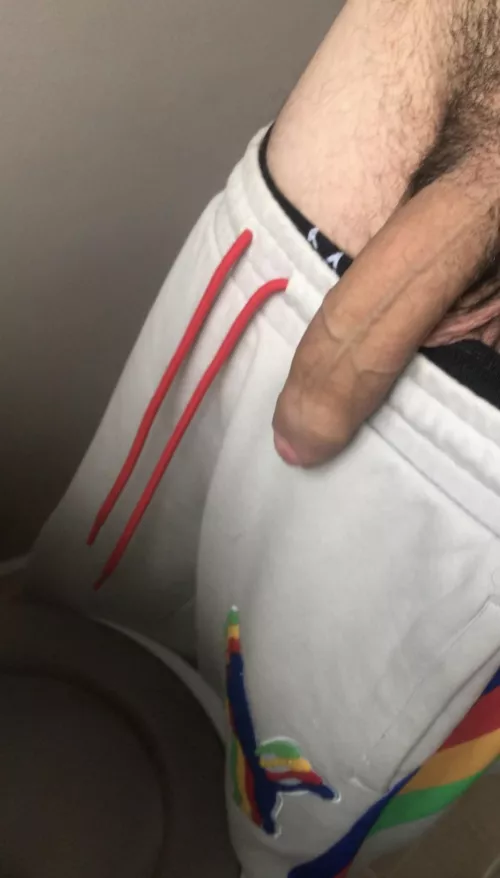 24M. England. 6ft3. Alpha. Check me out 😈💦 Dms open (Soft Cock Pic)