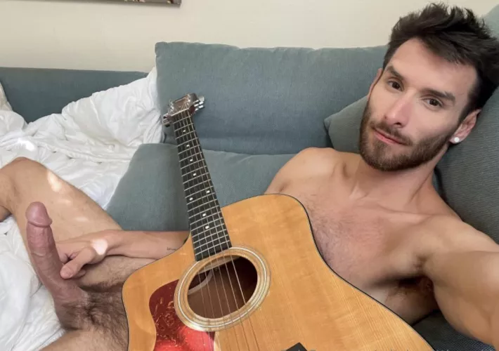 [32] I can't stop playing with either one