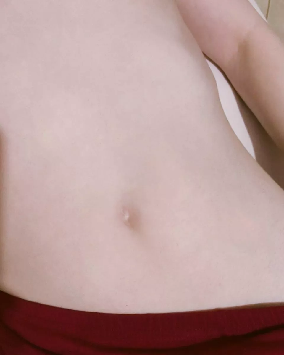 A pic from my belly button photoshoot 🙊