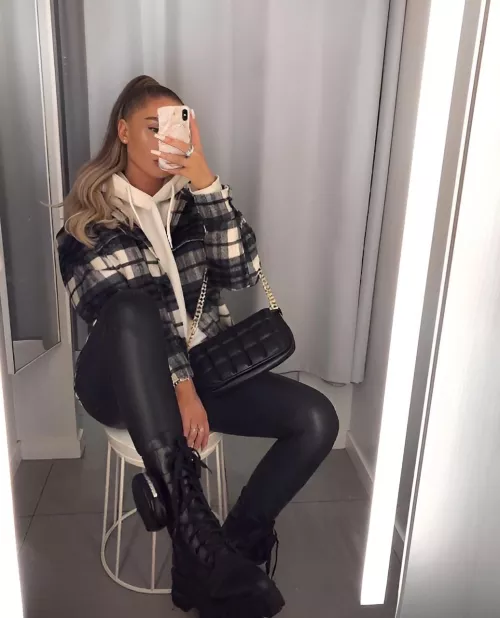 Ariana Grande lookalike