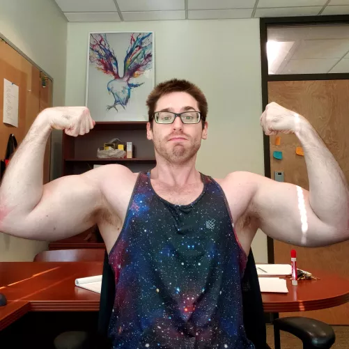 Arm day before my department holiday party 🥳