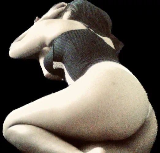 Buenos diass 😈🔥, quien quiere pastel para el desayuno 🙈🍑