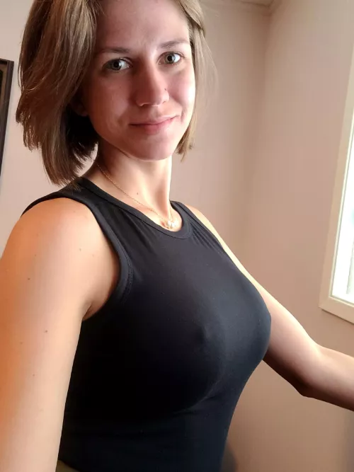 Busty from the side ☺️