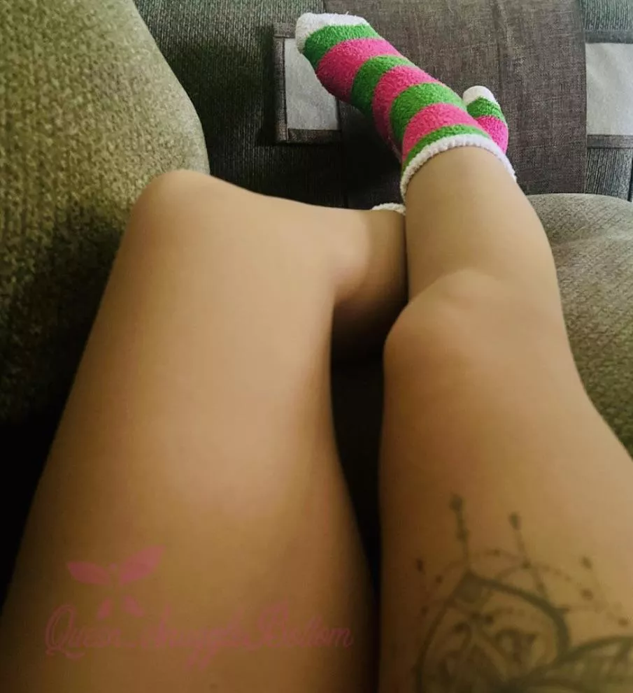 Cozy socks? Yes please [selling]