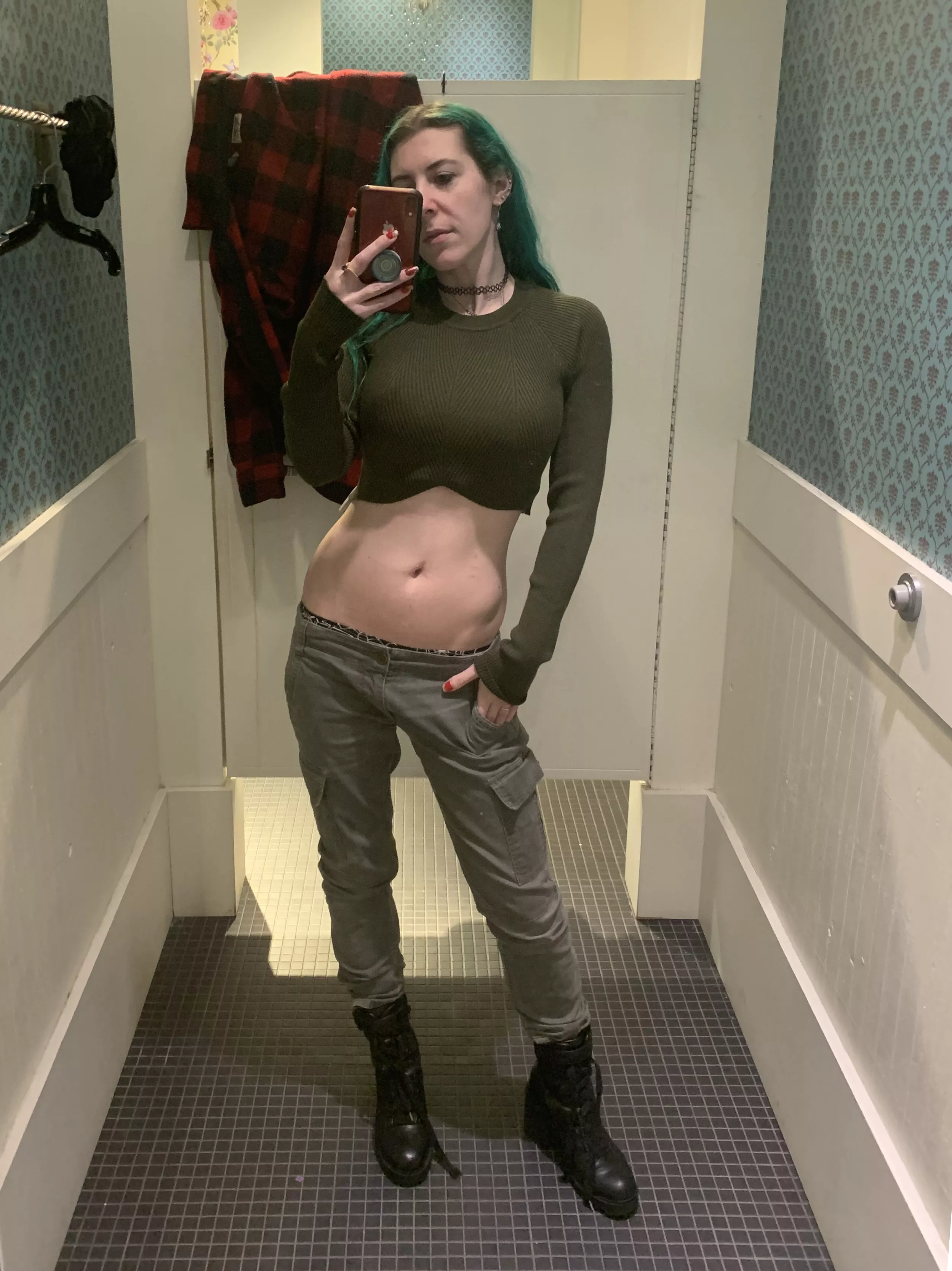 Do you think you'd have a chance with a girl like me? [domme]