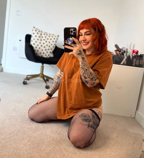 Fishnets make me happy 😊