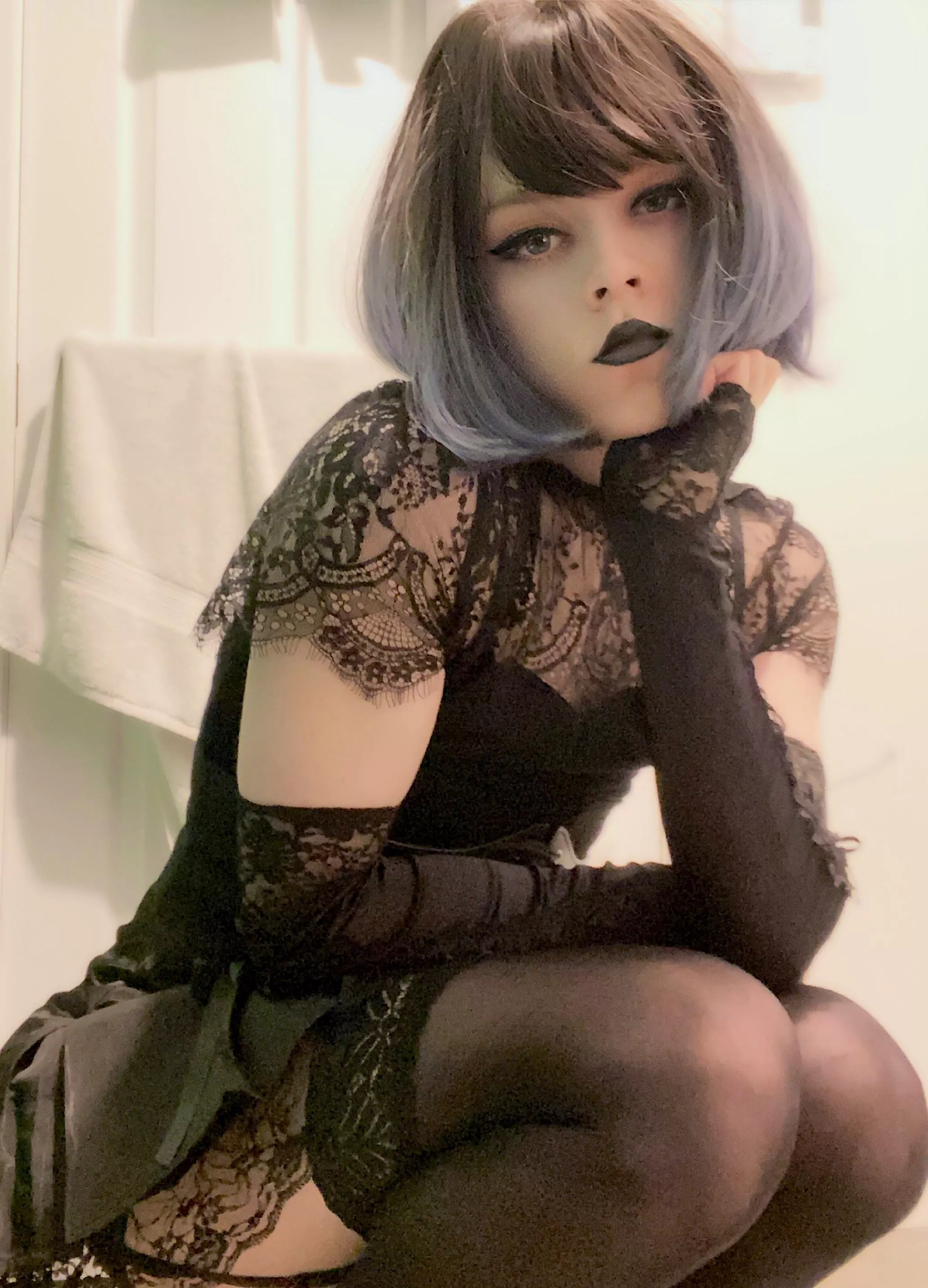 🖤Happy femboy friday from this bored looking goth boy🖤