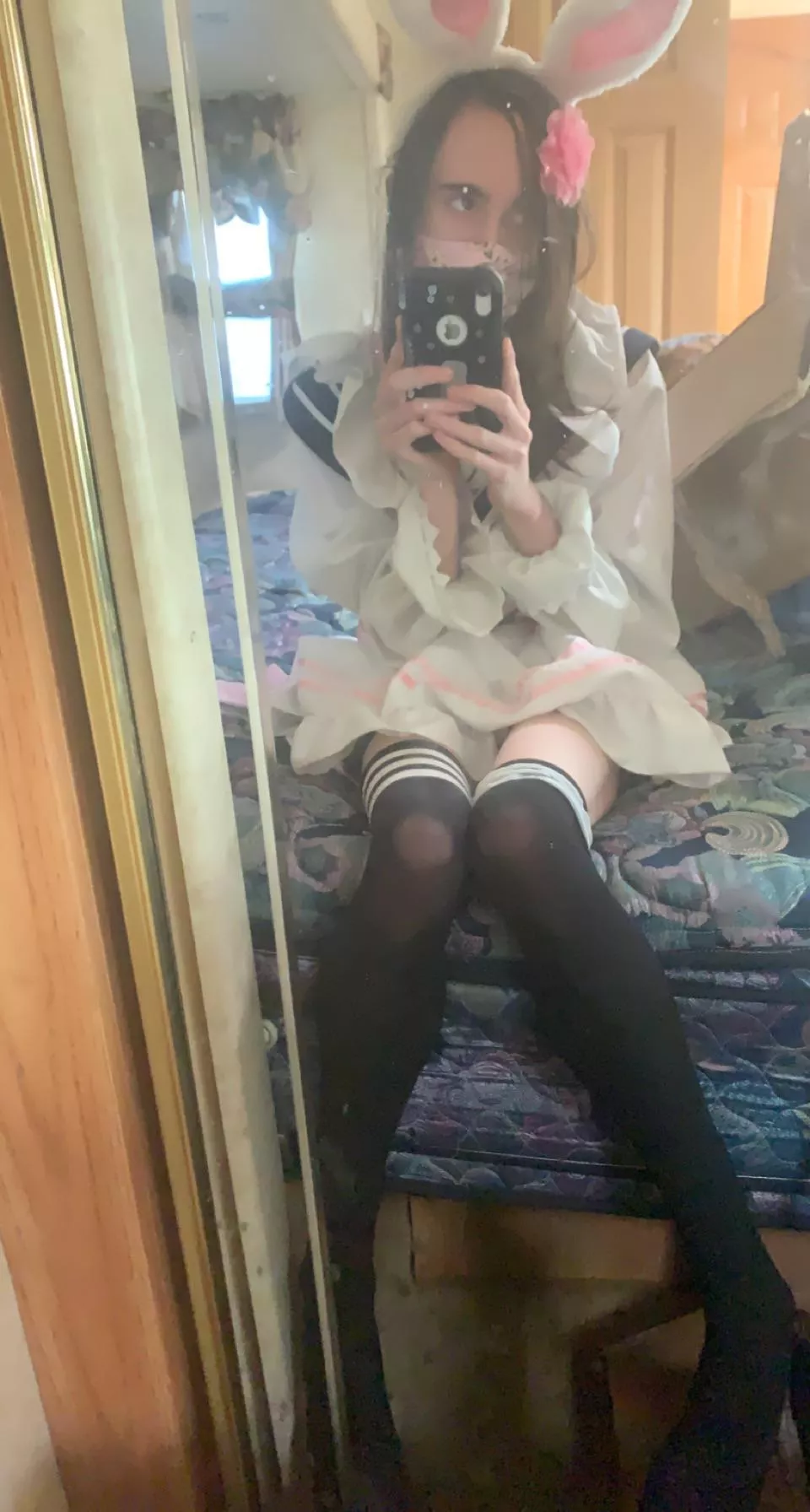 Hi I’m new🥺 Don’t judge lol