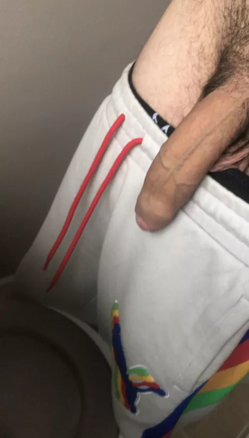 Horny for my big uncut cock?🍆Dms open 💪🏼😈