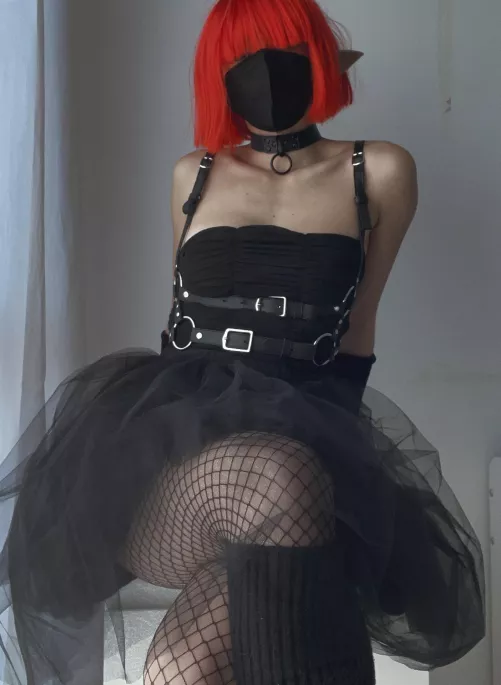 I hear you like mischievous elves... have you asked for one for December? [domme]