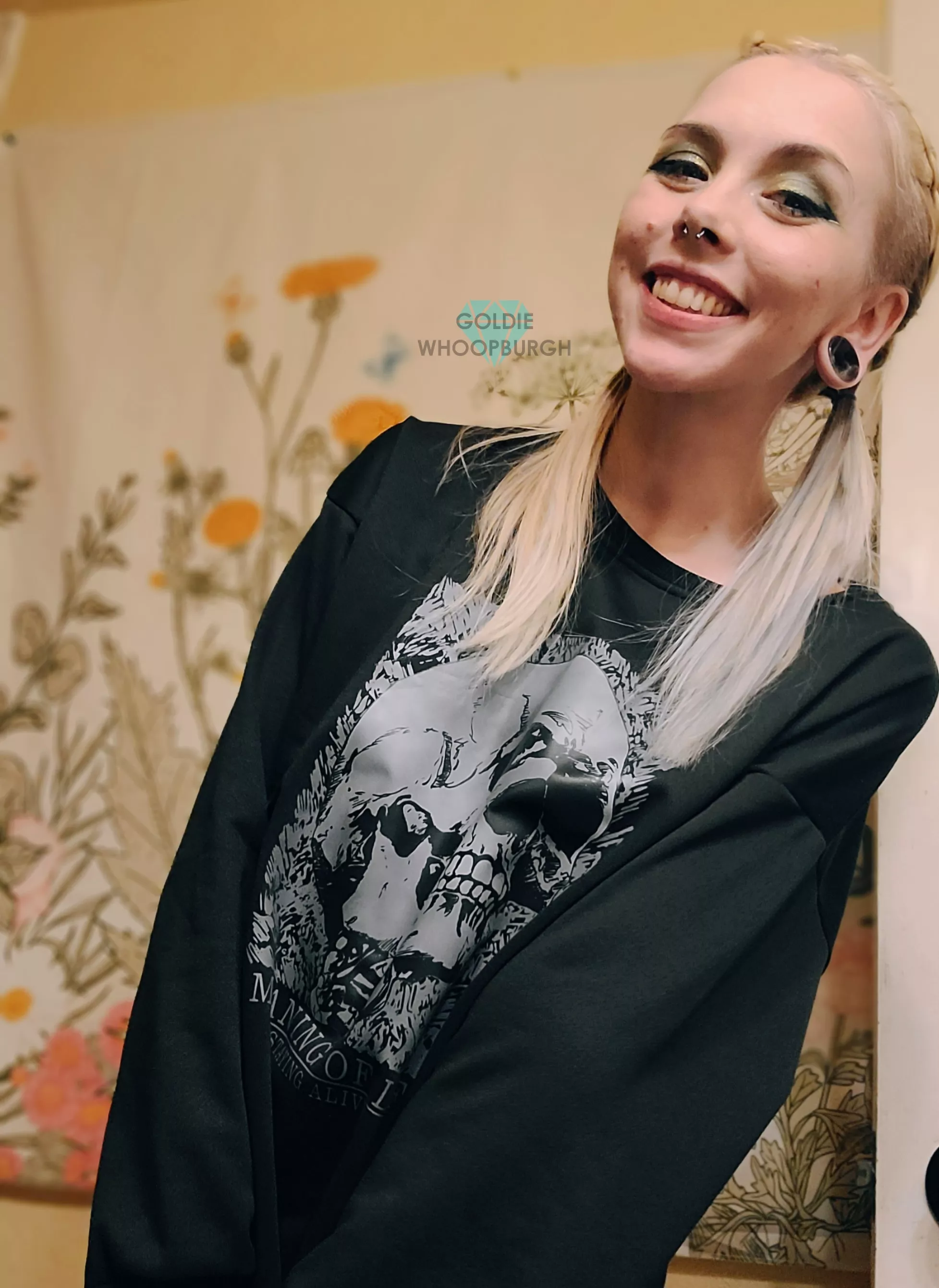 I hope you have a great day. 🖤