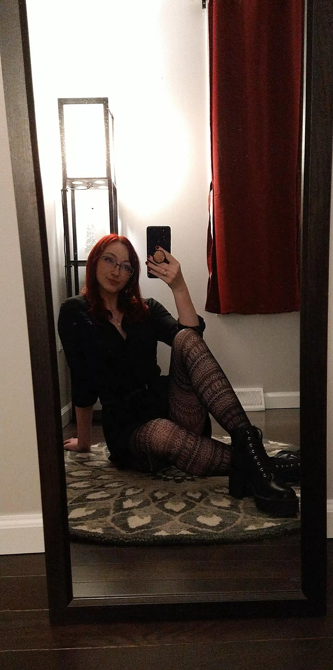 I love tights with big boots🖤