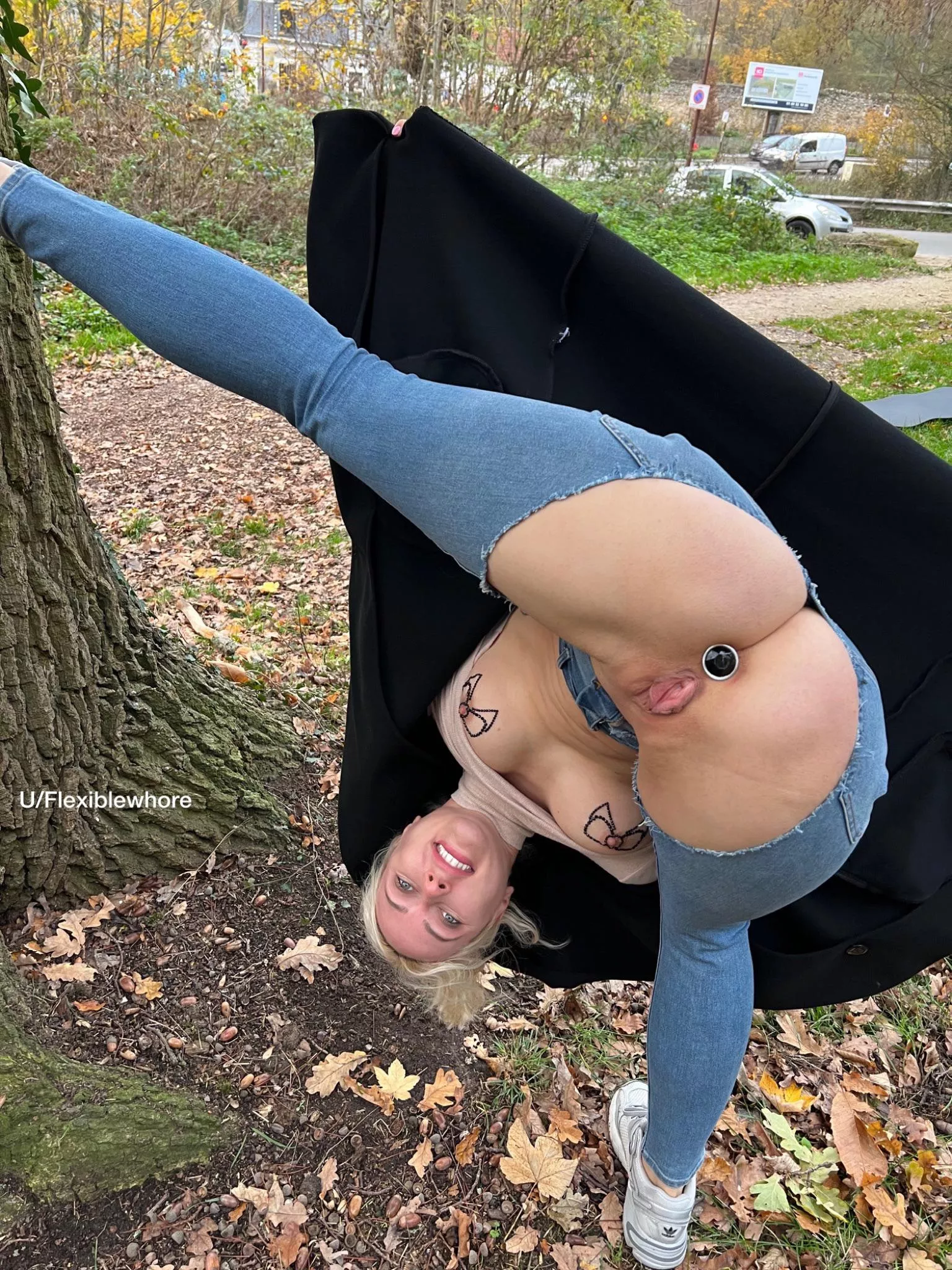 I'll hide you behind my coat, just fuck me in public😜 (f)