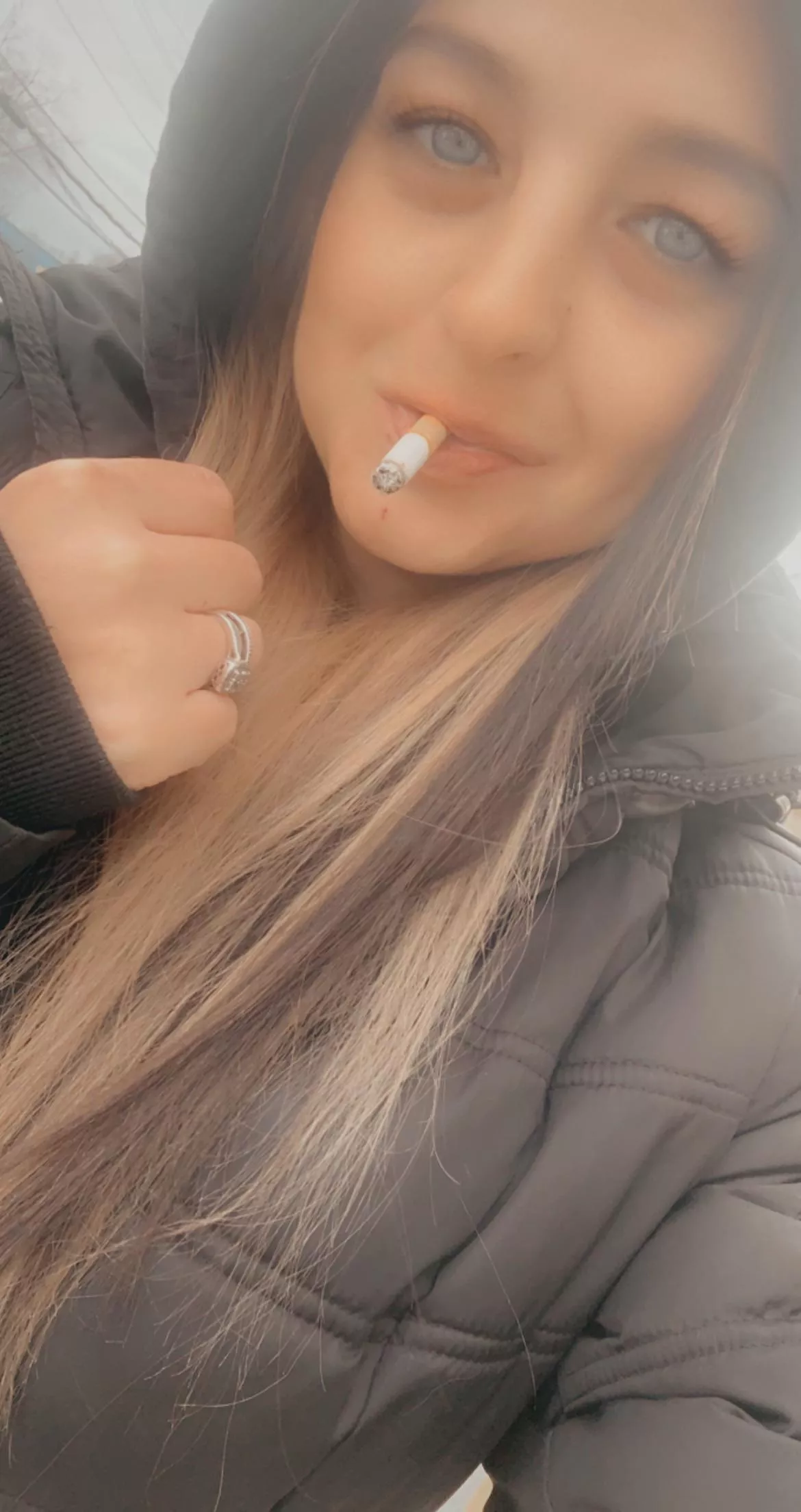 It’s so cold 🥶 but this cigarette is much needed