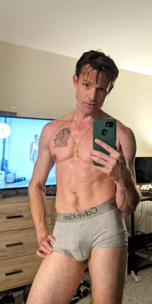 Just got done working out for you all. Promise to visit me closer to bedtime?.... I have something for you