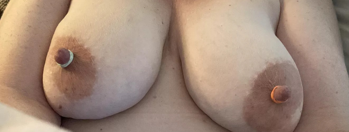 Little rubber bands to make my nipples hard