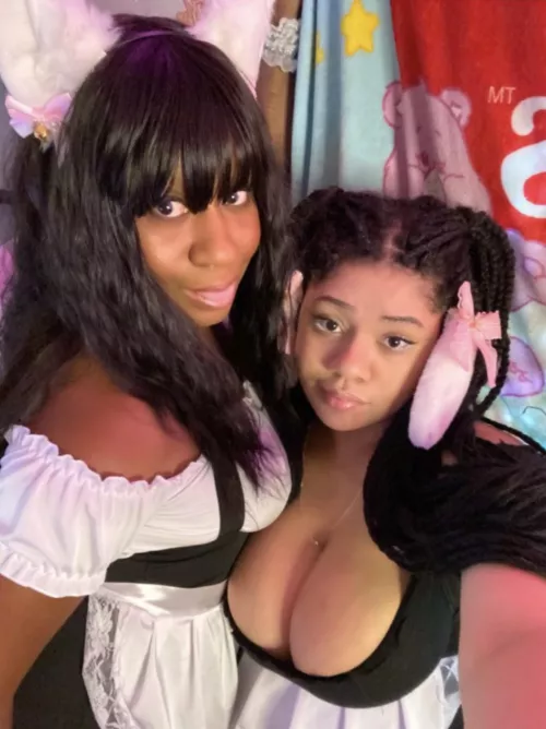 Me and my mom some bunnies 🥵and yeah this actually is my mom!