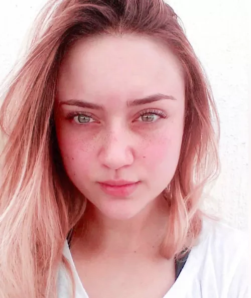 No makeup selfie [f]