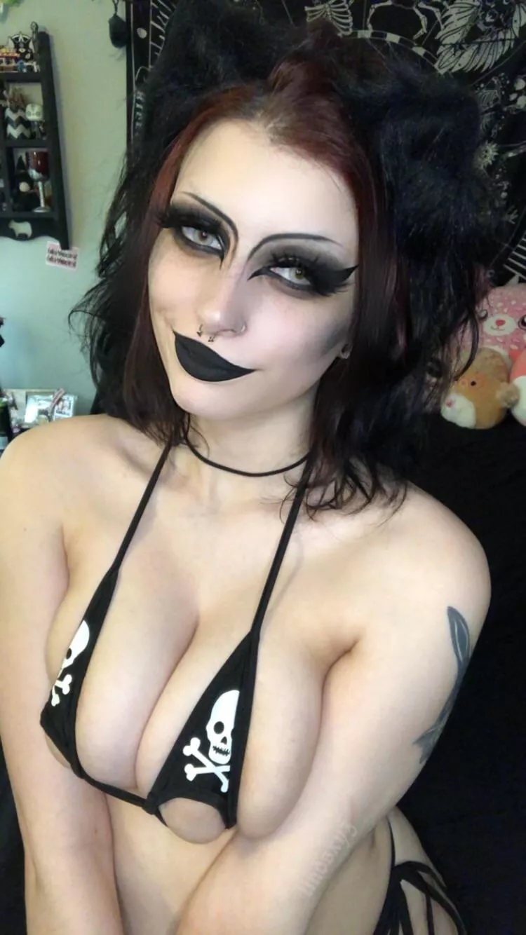 oops i think my bikini is a little too small d;