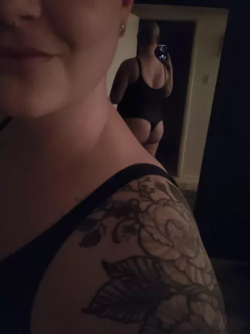 Peek a boo. 😈😉 (F)