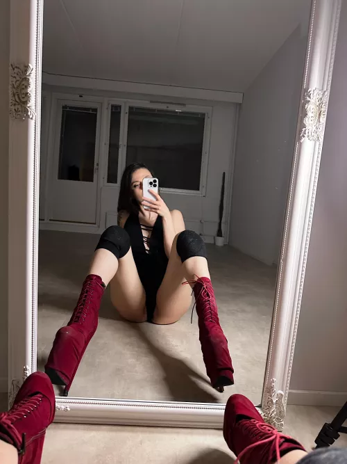 Preparing some Christmas gift for you 🎁😏