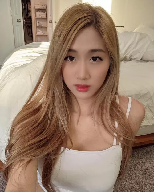 Pretty blonde asian