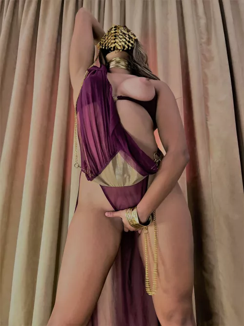 Princess Jasmine getting horny