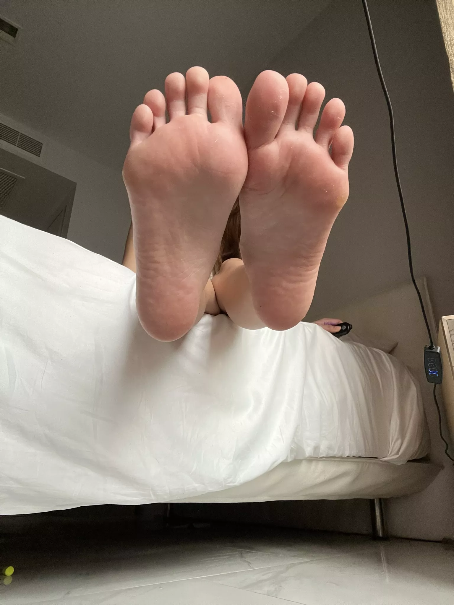 Put something delicious between my feet