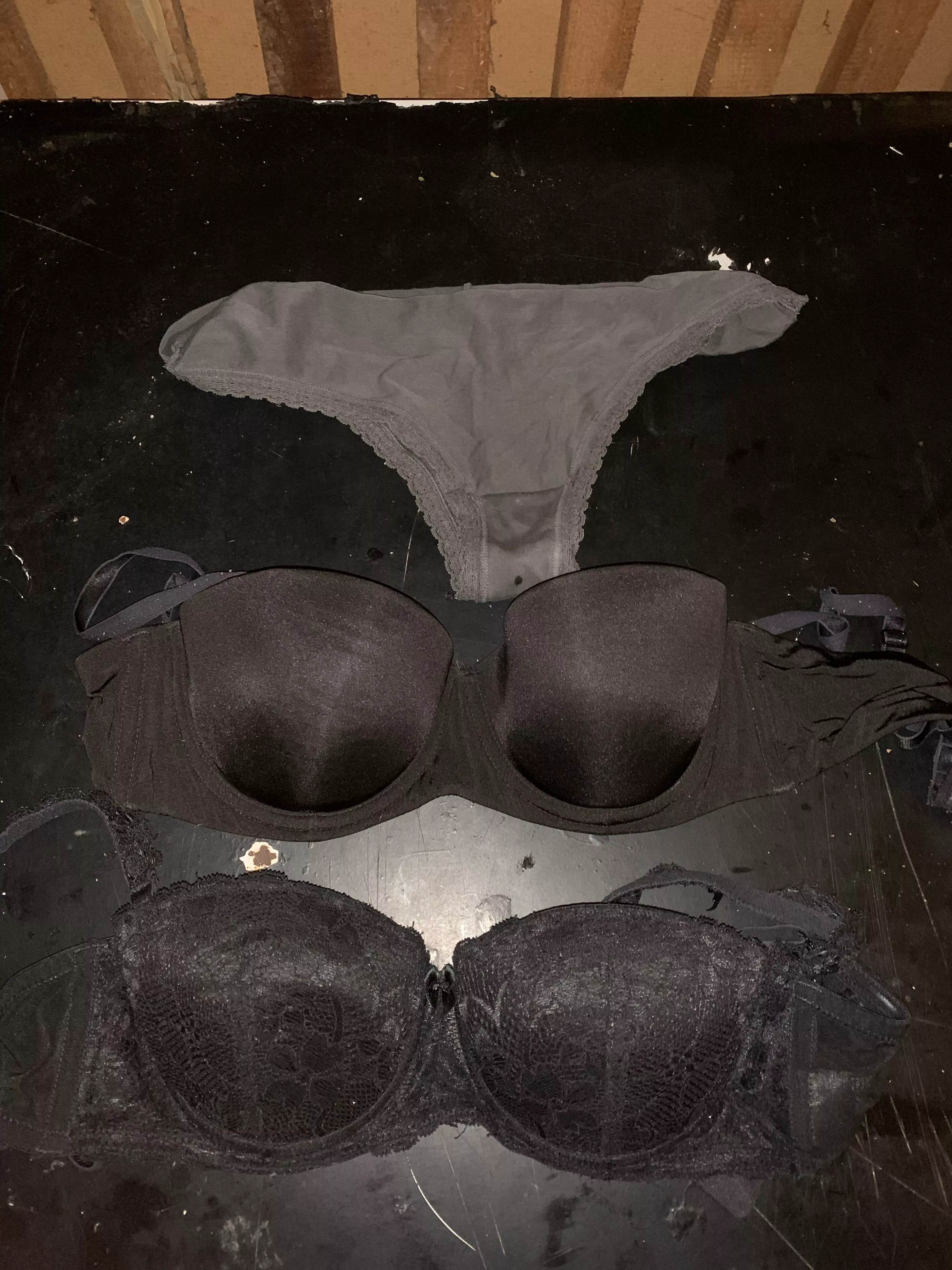 Schreibt mir wer alles tut was ich sage +Belohnung