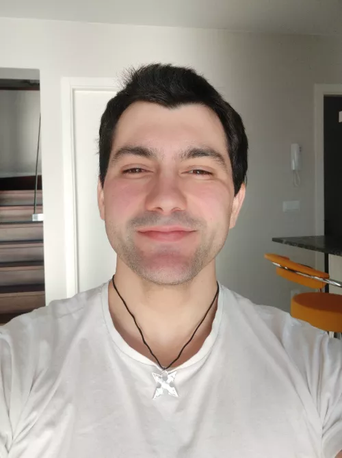 Smiling because the best day of the week has finally arrived, happy Friyay 🎉