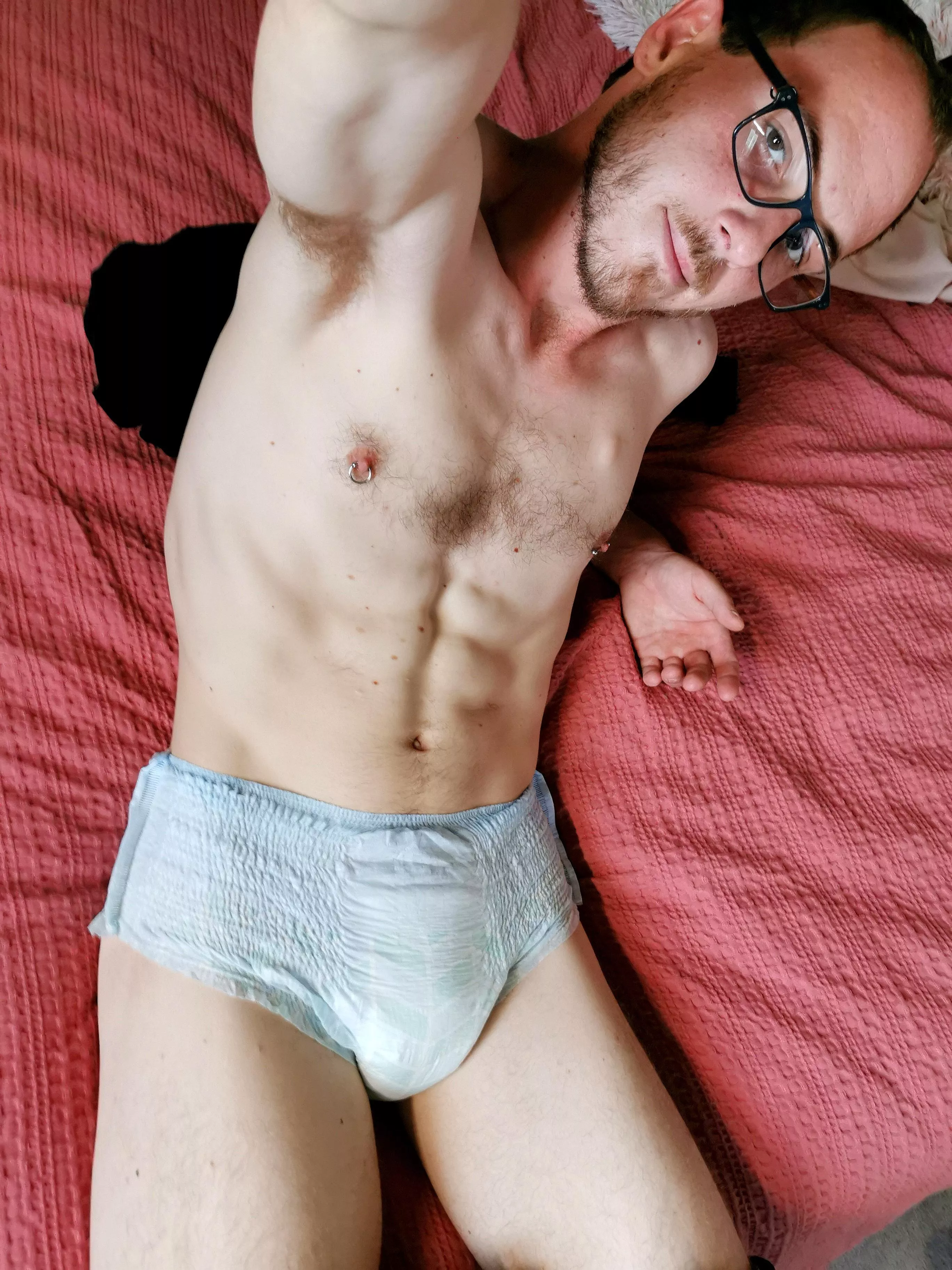 Spent my day off work wearing a pullup diaper 😋