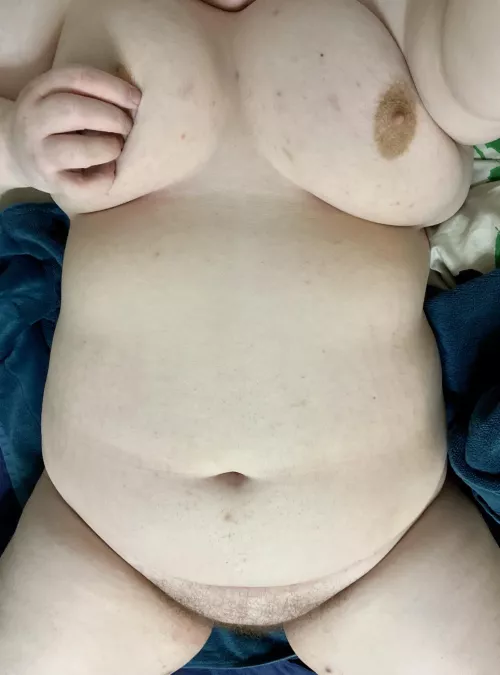 Spread on the edge of the bed. Step right up. ;)