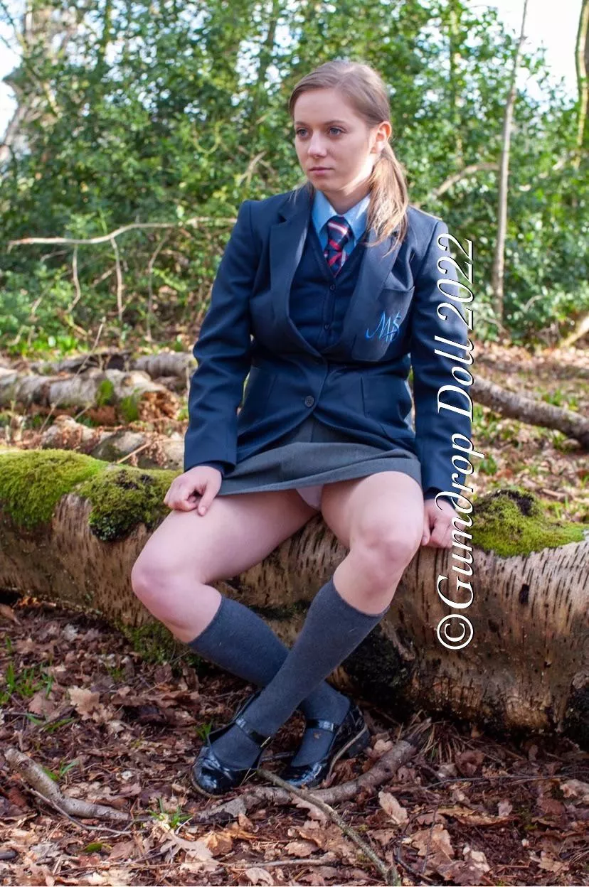 The way my skirt bunches when I sit down🥵🥵