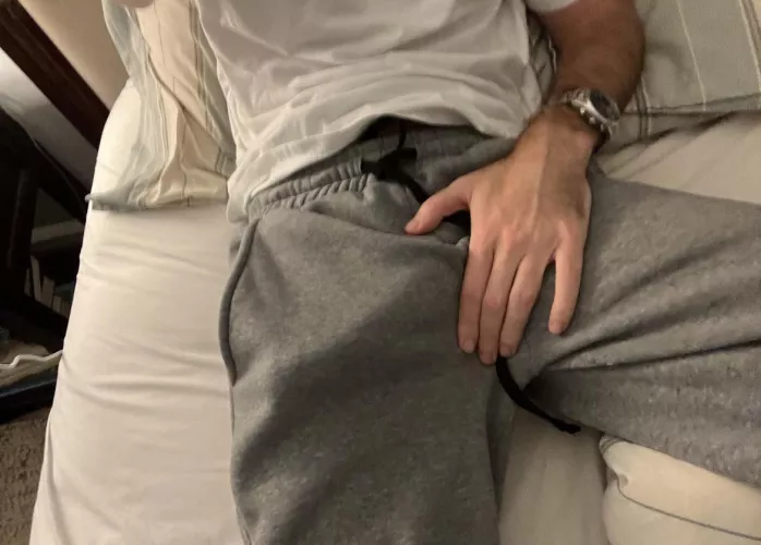 They grey sweatpants cause an automatic hard on.