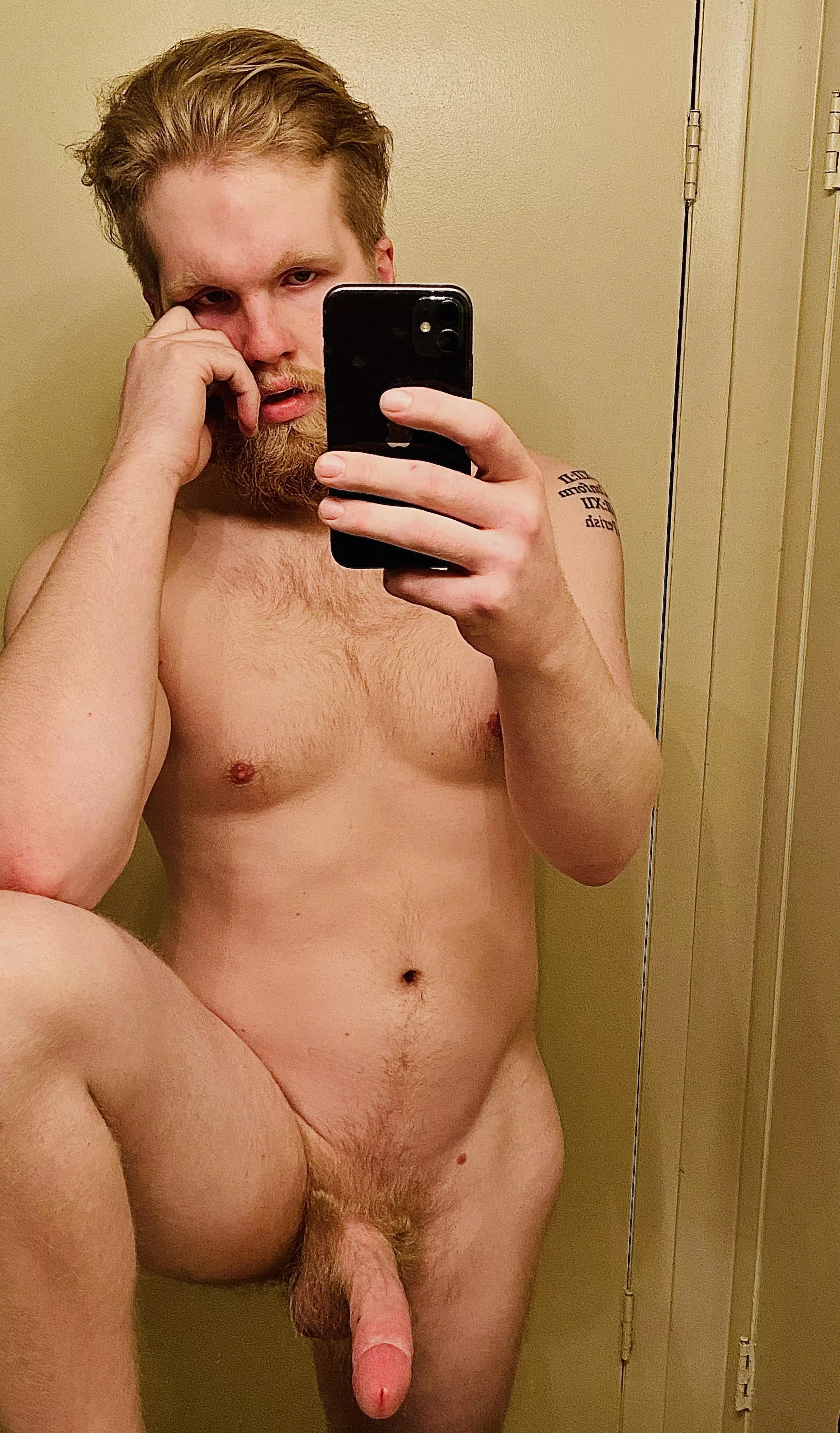 Throwback to short hair, but come get these backshots either way