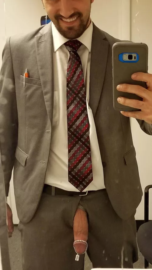 Throwback to that time I tried on a $15,000 tennis bracelet!!!! Honestly I'd rather try to see if I can fit in you!!!