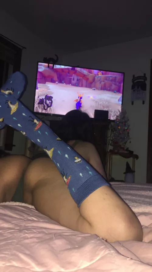 watch me play spyro💜