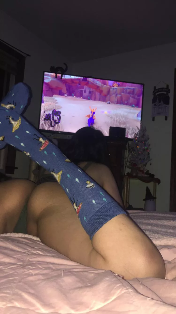 watch me play spyro💜