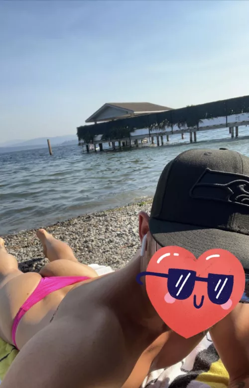 what do you think of my smooth peach?🍑💋