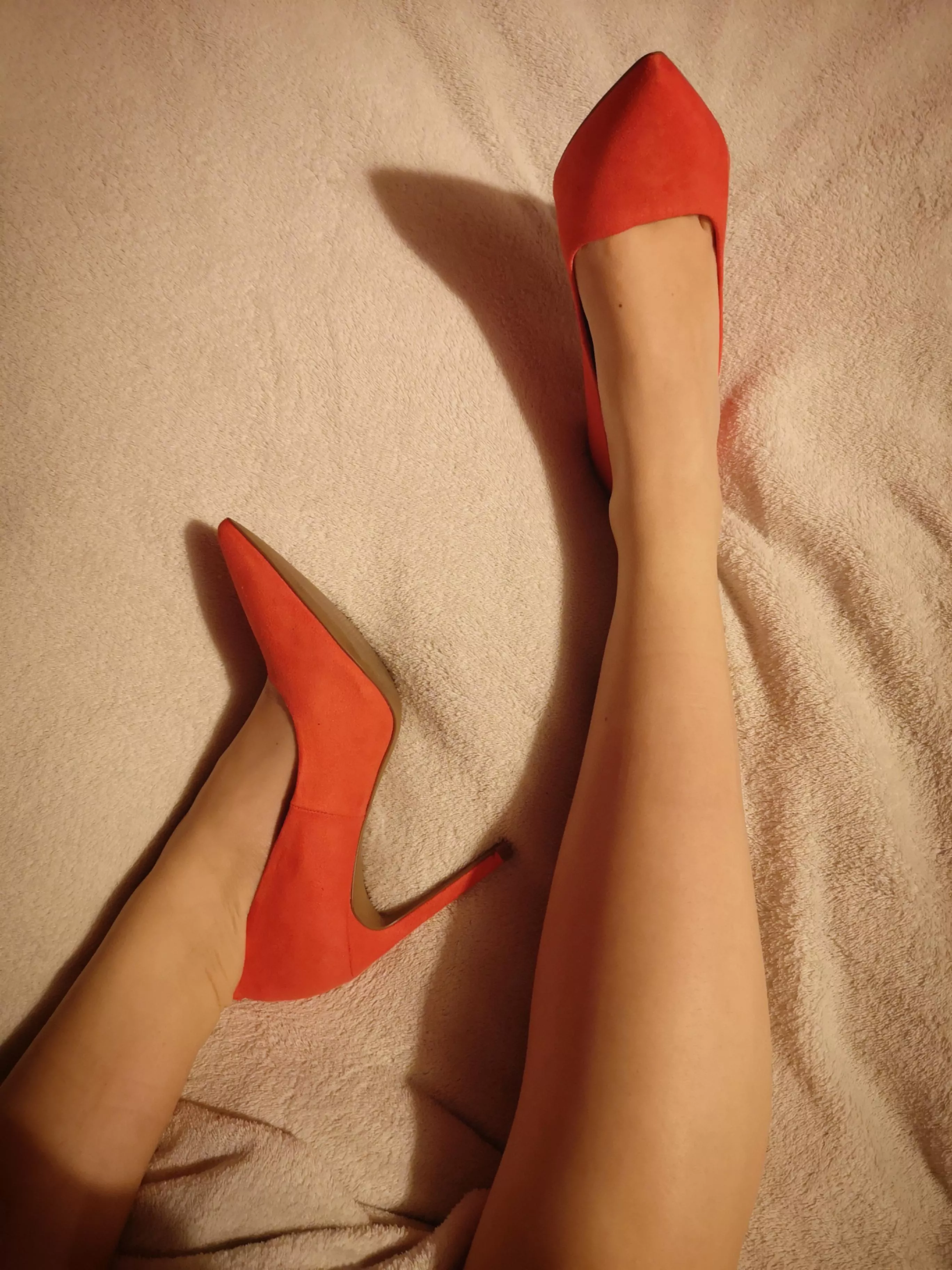 Who else is loving the colour of these!?🧡