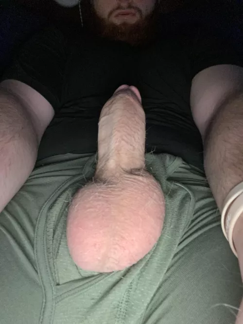 Who thinks they could handle my big balls 😈