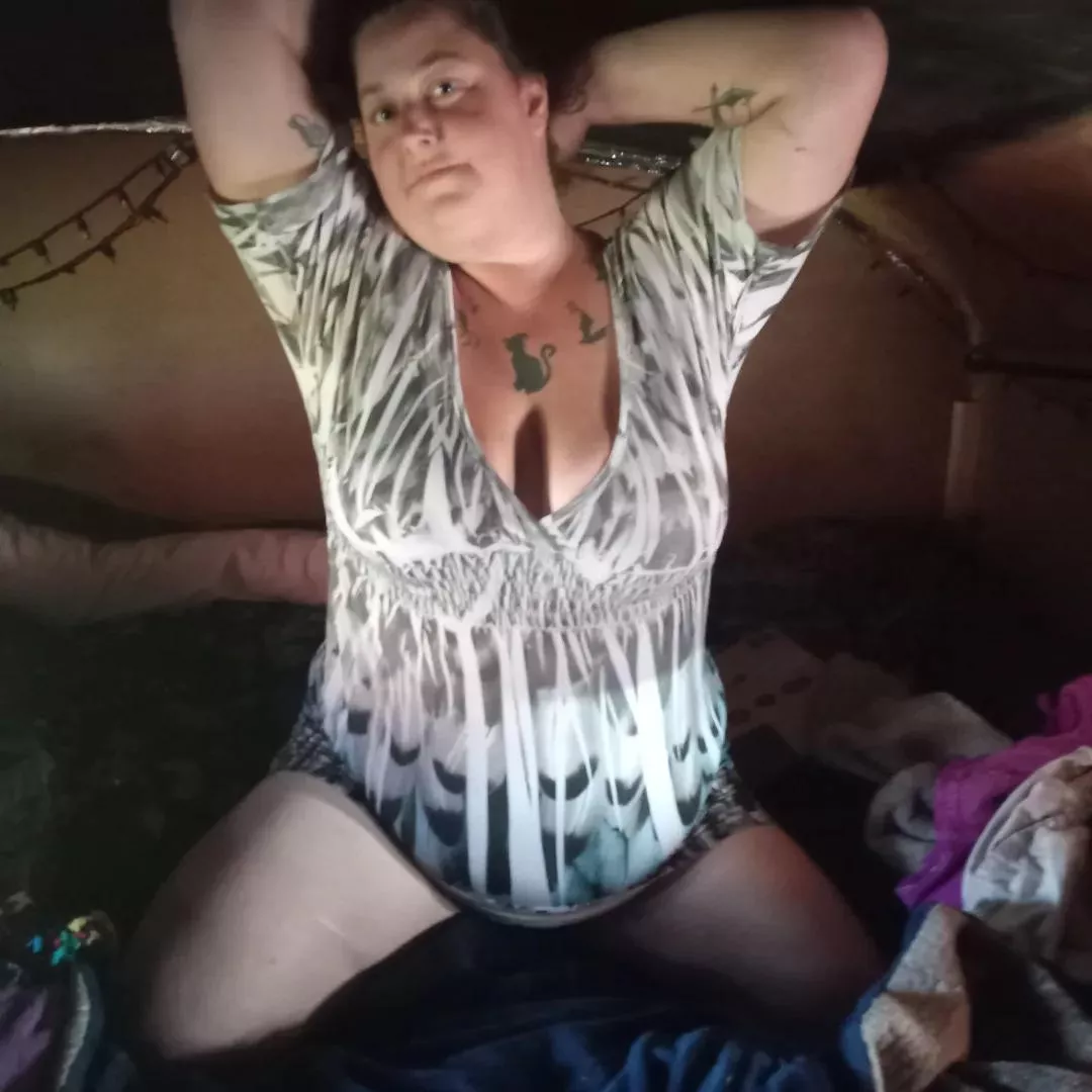 Who wants to see everything [selling]