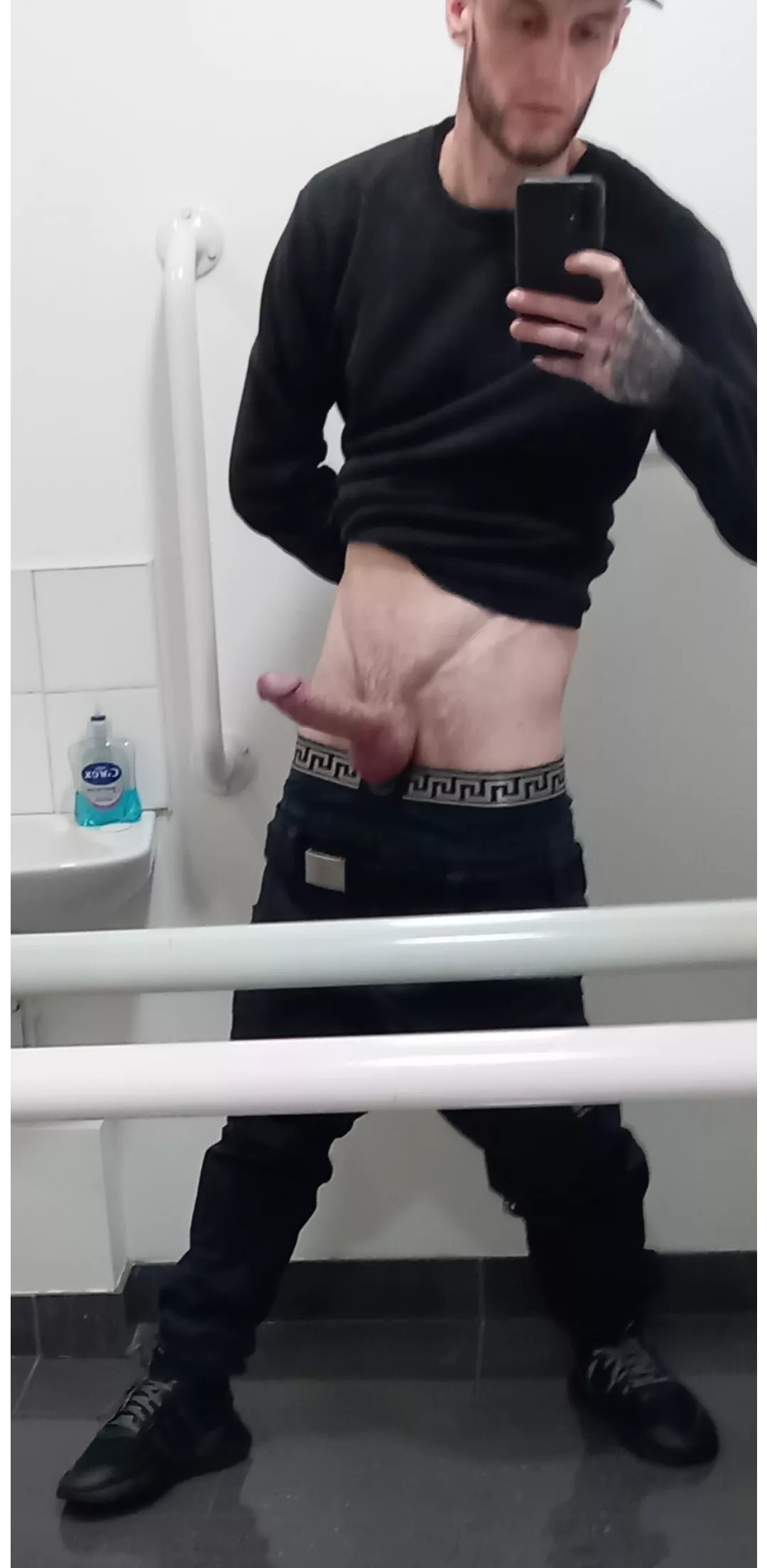 Yorkshire Lads first time posting be gentle 😂 (32 uk) bored at work!