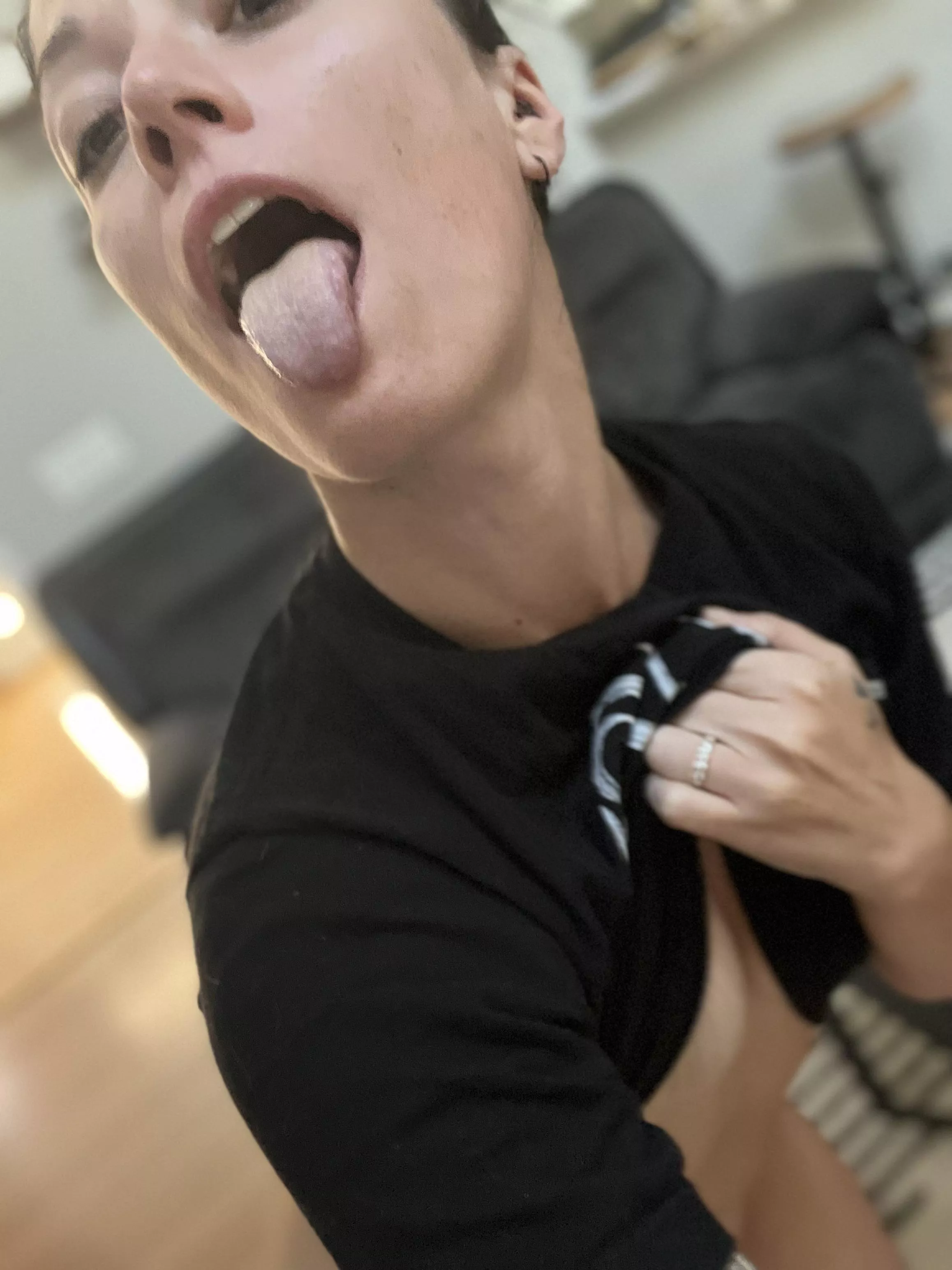 👅