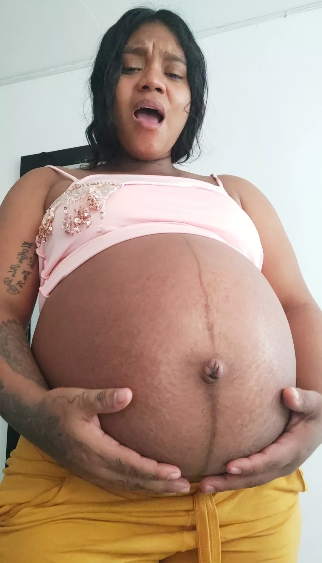 30 weeks, pregnancy has me very hot