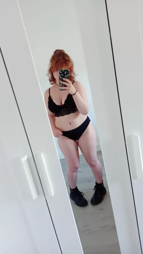 4'11 Pick me up and fuck me wherever you want 😜