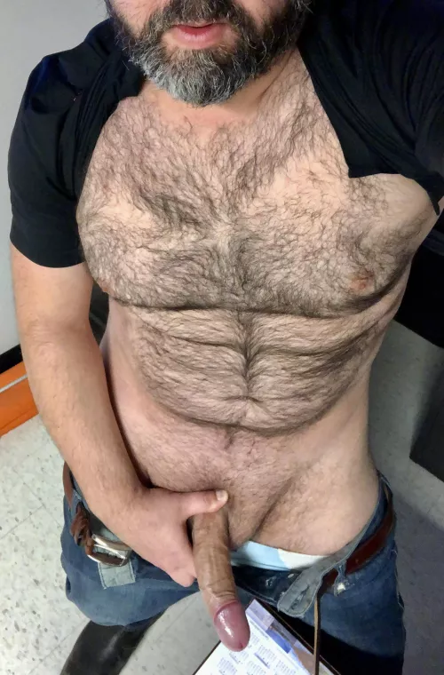 6’1, 210lbs, 8”, hairy af.