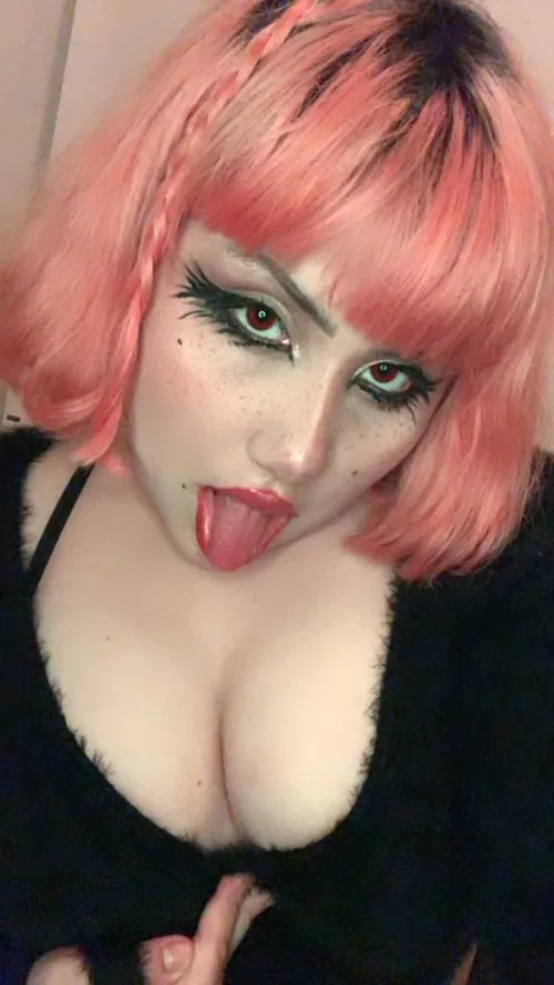 Alt Latina tiddies 🔥 want some of this milk ?