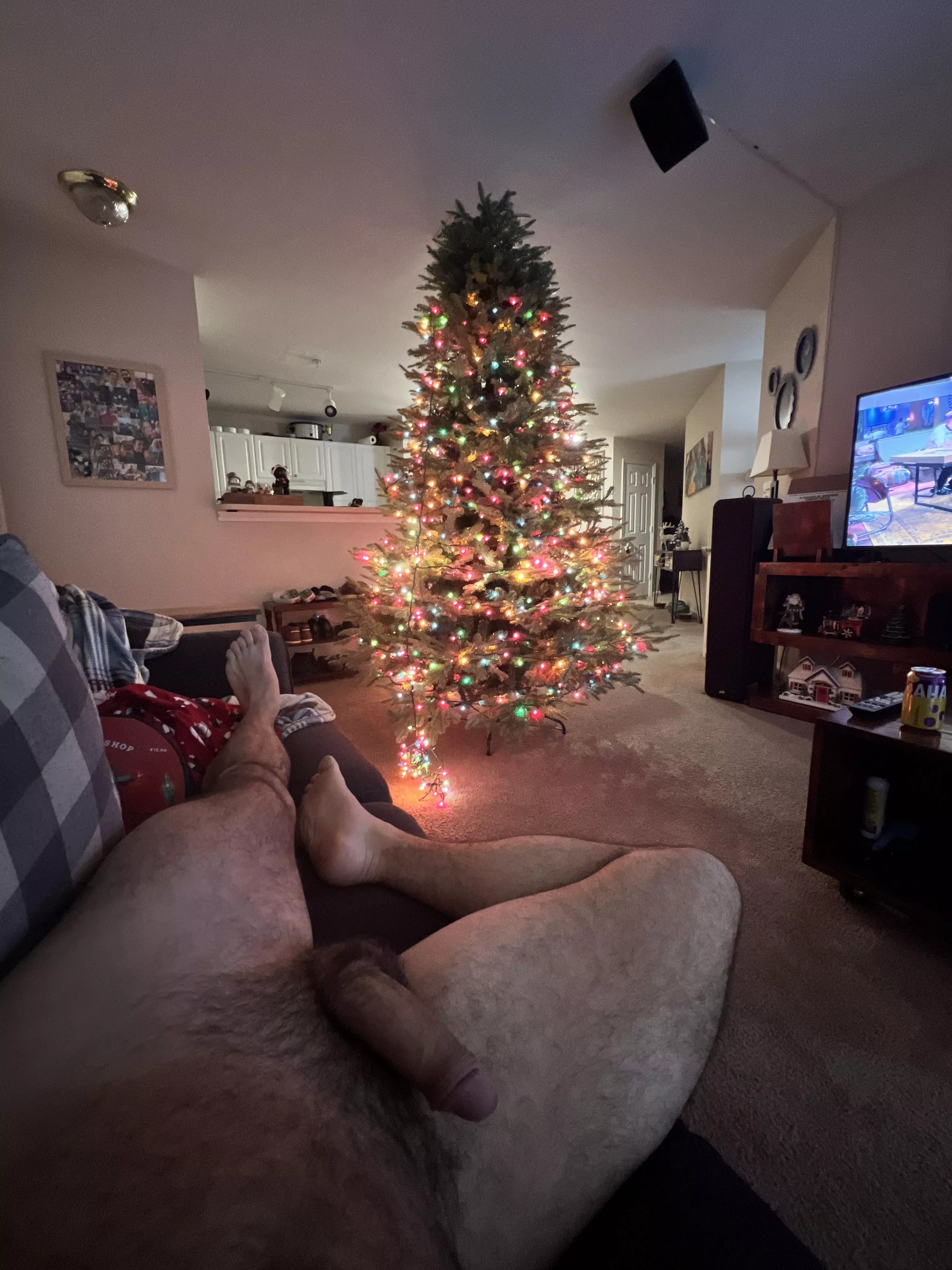 Anyone else decorate naked? 😝