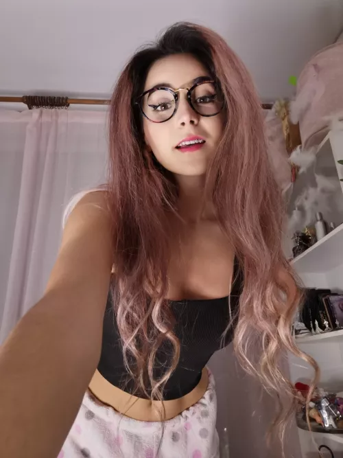 Black crop top and pijama pants hehe